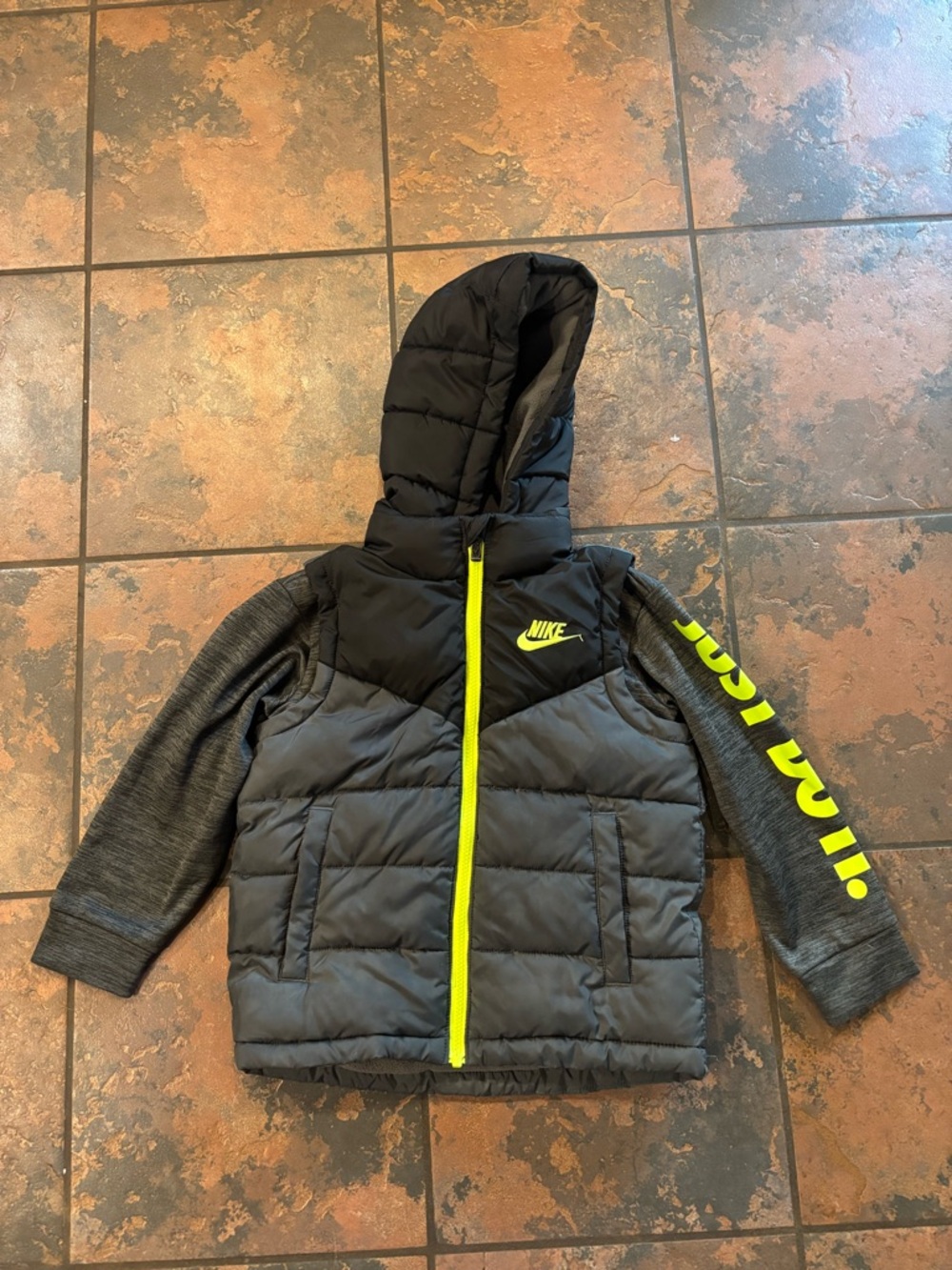 🔴Nike Kids Black Puffer Jacket with Neon Yellow Accents